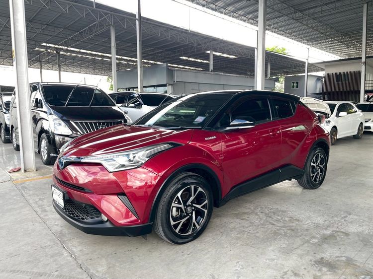 รถ Toyota C-HR 1.8 HV Hi สี แดง