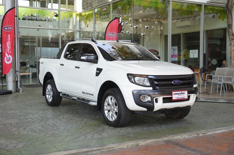 รถ Ford Ranger 3.2 Wildtrak 4WD สี ขาว