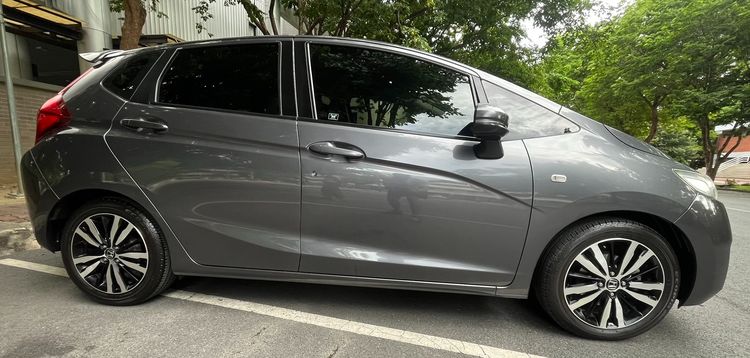 รถ Honda Jazz 1.5 S สี เทา