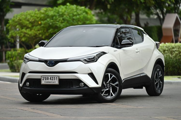 รถ Toyota C-HR 1.8 Hybrid Premium Safety สี ขาว