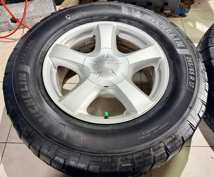 ล้อแม็กISUZUขอบ17 พร้อมยางมิลลีน265 65 17 ปี23 ครบชุด รูปที่ 6