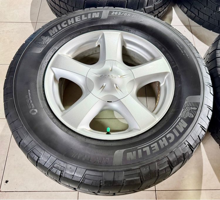 ล้อแม็กISUZUขอบ17 พร้อมยางมิลลีน265 65 17 ปี23 ครบชุด รูปที่ 7