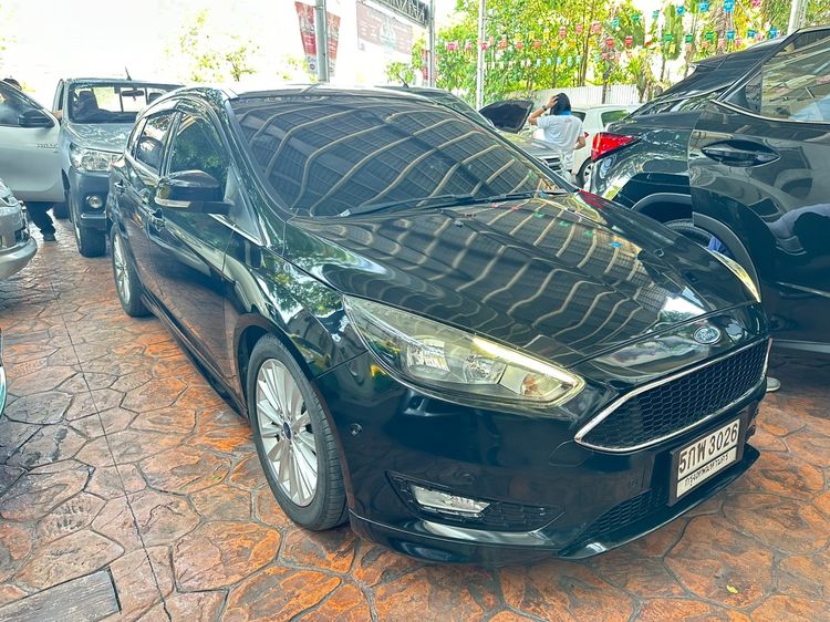 รถ Ford Focus 1.5 Sport สี ดำ