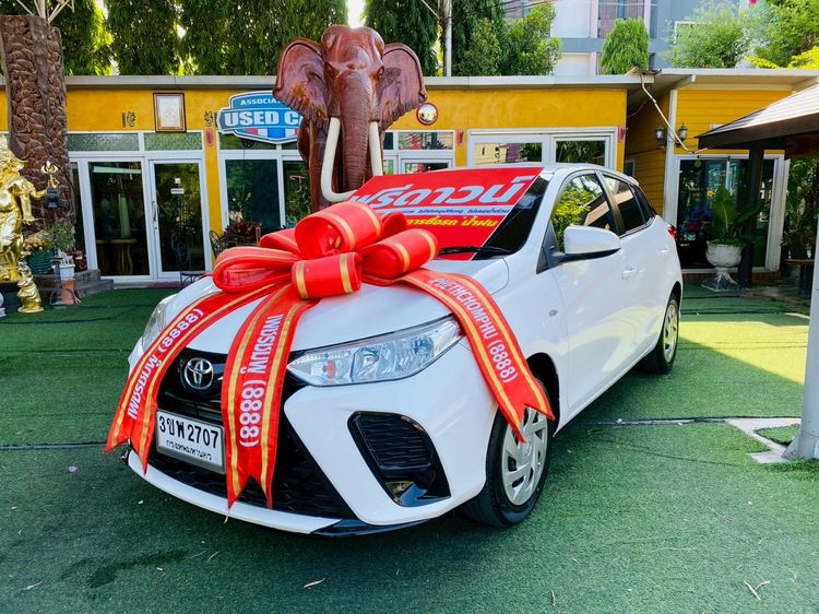 Toyota Yaris 2022 1.2 Entry Sedan เบนซิน LPG เกียร์อัตโนมัติ ขาว รูปที่ 2