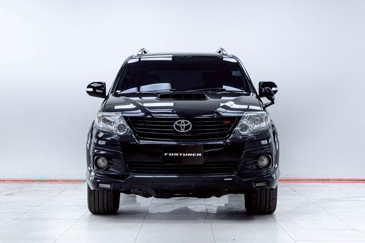 Toyota Fortuner 2015 3.0 TRD Sportivo 4WD Utility-car ดีเซล ไม่ติดแก๊ส เกียร์อัตโนมัติ ดำ รูปที่ 4