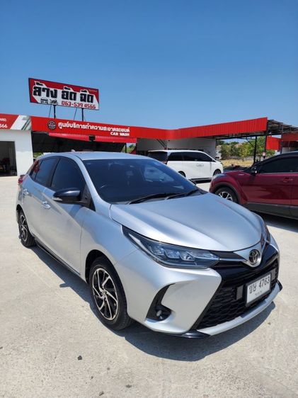 รถ Toyota Yaris 1.2 Sport Premium สี บรอนซ์เงิน