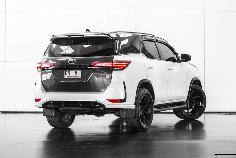 Toyota Fortuner 2023 2.4 Leader G Utility-car ดีเซล ไม่ติดแก๊ส เกียร์อัตโนมัติ ขาว รูปที่ 3