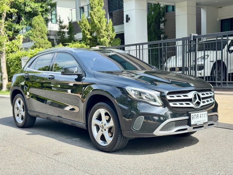 Mercedes-Benz GLA-Class 2020 GLA200 Utility-car เบนซิน ไม่ติดแก๊ส เกียร์อัตโนมัติ ดำ รูปที่ 2