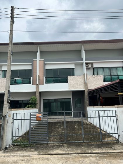 ขายด่วน ทาวน์โฮม 2 ชั้น โครงการ Living Residence รังสิต-ราชพฤกษ์ ติดถนนใหญ่ ใกล้รถไฟฟ้าสายสีแดง 5 นาที