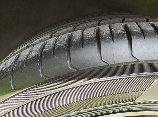 ขายยาง Alliance 215 60R16 ปี 23