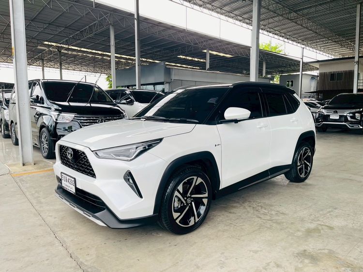 รถ Toyota Yaris Cross 1.5 HEV Premium Luxury สี ขาว