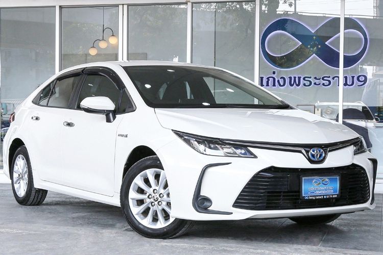 รถ Toyota Altis 1.8 Hybrid Entry สี ขาว