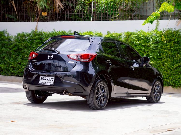 Mazda Mazda 2 2017 1.3 High Connect Sedan เบนซิน ไม่ติดแก๊ส เกียร์อัตโนมัติ ดำ รูปที่ 4
