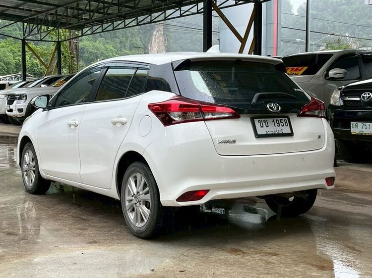 Toyota Yaris 2019 1.2 E Sedan เบนซิน ไม่ติดแก๊ส เกียร์อัตโนมัติ ขาว รูปที่ 4
