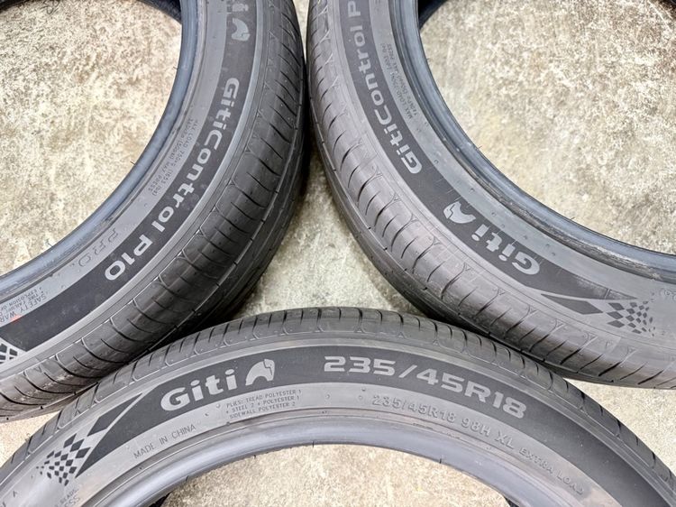 ยางถอดป้ายแดงขอบ 18” ยี่ห้อ GITI รุ่น GITICONTROL P10 ขนาด 235-45R18 ปี 26 ตุ่มหน้ายางยังอยู่ครบ