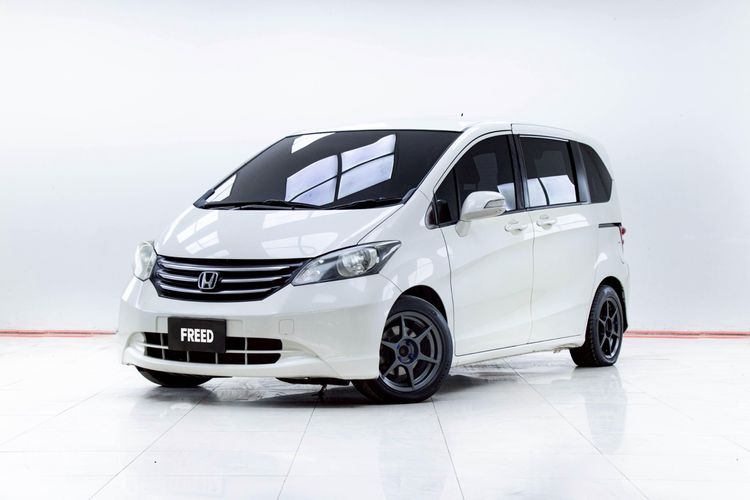 รถ Honda Freed 1.5 SE สี ขาว