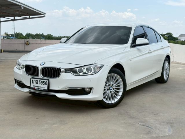 รถ BMW Series 3 320d สี ขาว