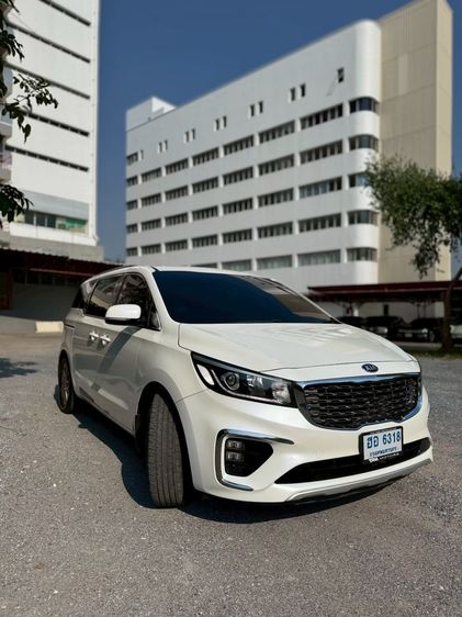รถ Kia Grand Carnival 2.2 EX สี ขาว