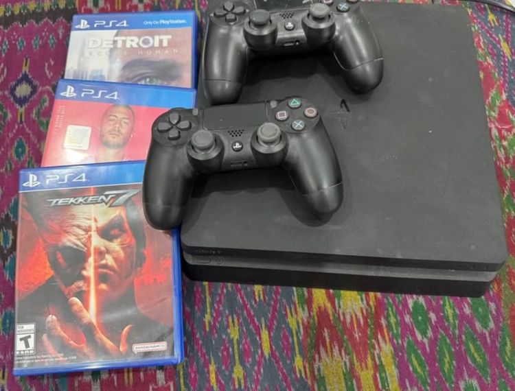 PS 4 