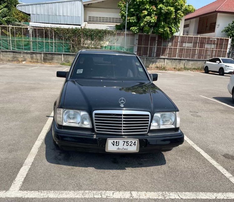 รถ Mercedes-Benz E-Class E280 สี ดำ