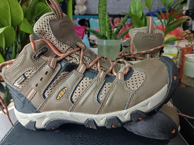 รองเท้าเดินป่ารุ่น ⁠KEEN Women's Koven Mid Waterproof Hiking Boots