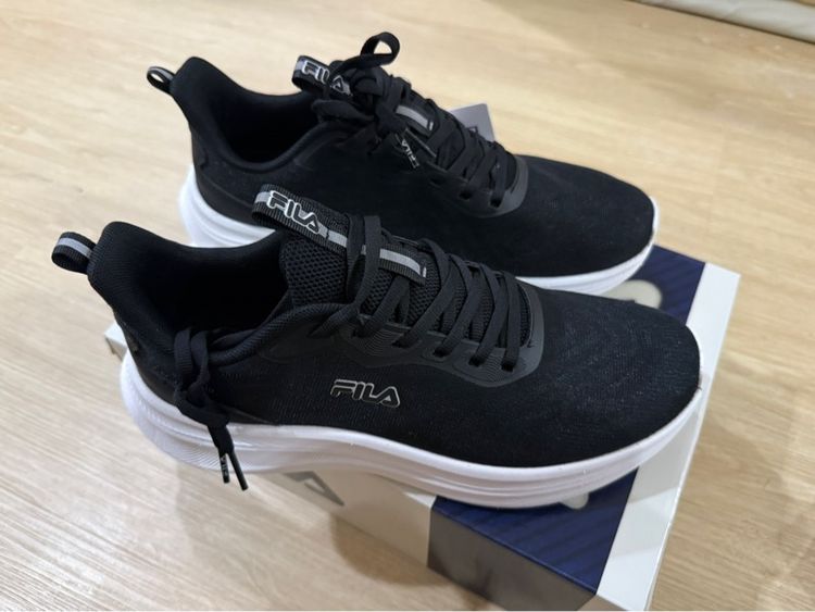  ร้องเท้า Fila  มือ 1 ไซส์ 9 US