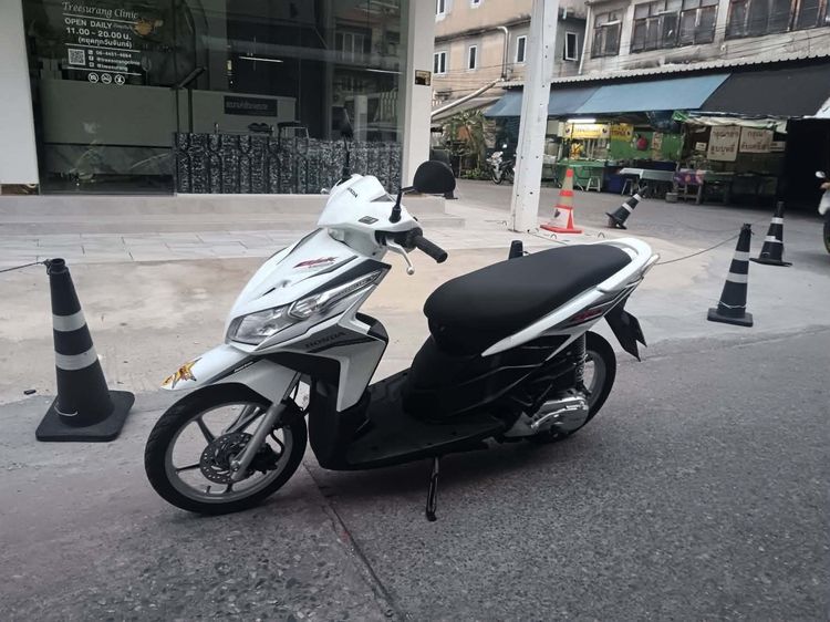 Honda Click 110i ตัวท้อป ล้อแม็ก คอมบายเบรค ภาษีมิ.ย.70 สวยเด่น เครื่องเดิมๆดีเยี่ยม ราคา 16000 บาท รูปที่ 3