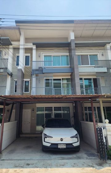 เจ้าของขายเอง - ทาวน์โฮม 3 ชั้น Town Avenue กรุงเทพกรีฑา 7 — ต่ำกว่า 4 ล้าน พร้อม EV Charger