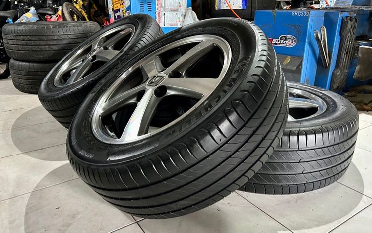 ล้อแม็กHONDA 16 5รู114 พร้อมยาง มิชลีน 215 55 16