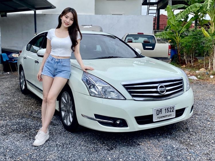 รถ Nissan Teana 2.5 250 XV สี ขาว