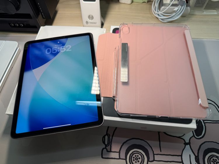 Apple ipadPad Air 5 Wifi 64 GB Pink สภาพใหม่มาก ผู้หญิงใช้ อุปกรณ์และกล่องครบ แถมเคส UNIQ