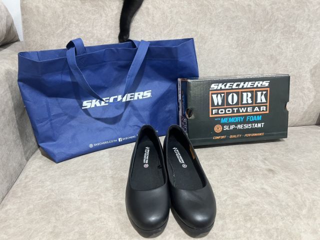 รองเท้าส้นสูง ดำ หนังสังเคราะห์ UK 4.5 | EU 37 1/3 | US 6  Skechers คัชชูเซฟตี้ กันลื่น ไซส์ 37 แท้  มือสอง