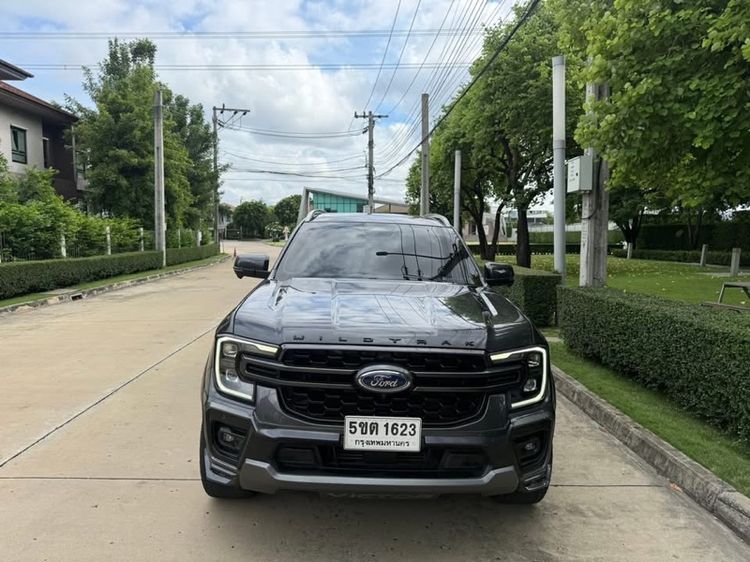 รถ Ford Everest 2.0 Bi-Turbo Wildtrak 4WD สี เทา