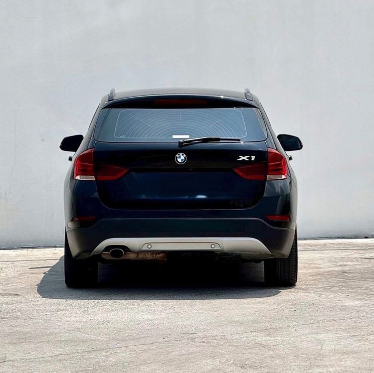 BMW X1 2014 1.5 sDrive18i xLine Sedan เบนซิน ไม่ติดแก๊ส เกียร์อัตโนมัติ ดำ รูปที่ 3