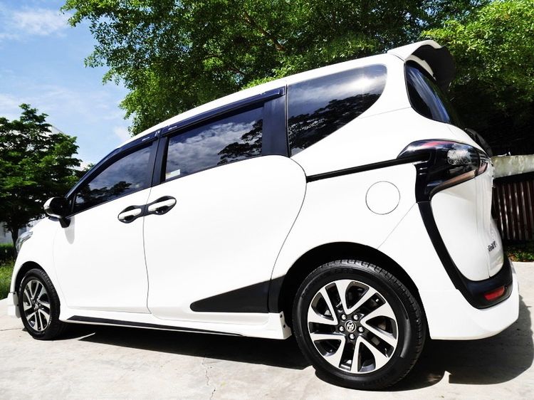 Toyota Sienta 2017 1.5 V Utility-car เบนซิน ไม่ติดแก๊ส เกียร์อัตโนมัติ ขาว รูปที่ 3