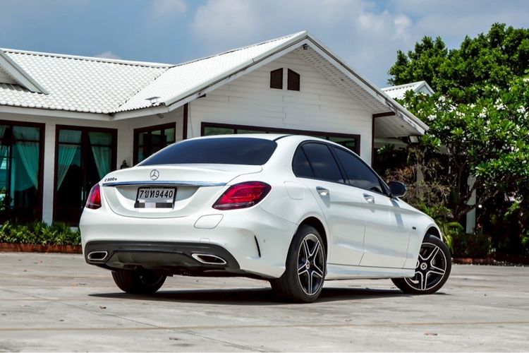 Mercedes-Benz C-Class 2021 C300 Sedan เบนซิน ไม่ติดแก๊ส เกียร์อัตโนมัติ ขาว รูปที่ 3