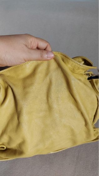 กระเป๋าสะพาย Loewe จีบสีเหลือง รูปที่ 5