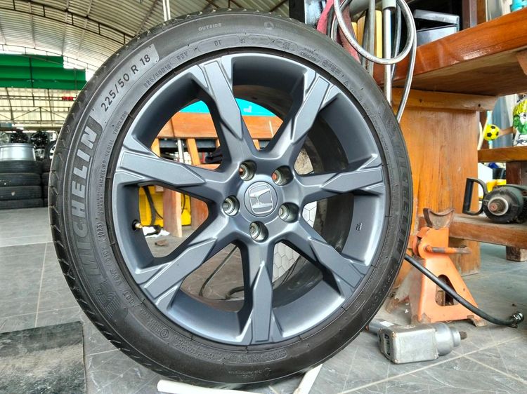 แม็กฮอนด้า ขอบ18 พร้อมยางมิชลิน 225 50 18 ปี23 1 คู่ ปี 25 1 คู่ ใส่ HRV accord  Odyssey