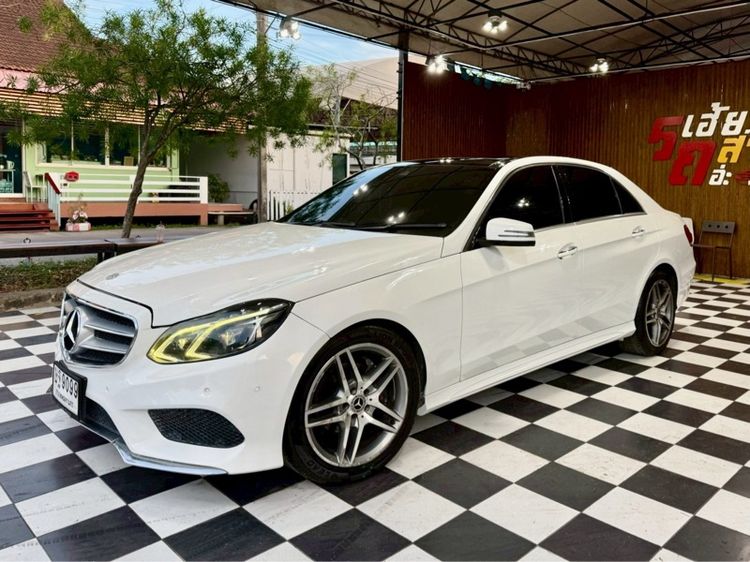 Mercedes-Benz E-Class 2015 E300 2.2 BlueTEC Hybrid AMG Dynamic Sedan ดีเซล ไม่ติดแก๊ส เกียร์อัตโนมัติ ขาว รูปที่ 2