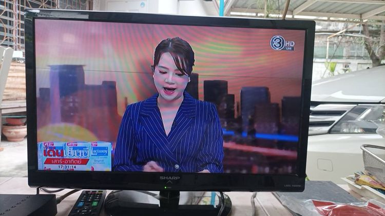 SHARP led tv 24 นิ้ว  ทำจอคอมได้ดูทีวีดิจิตอลได้ มีรีโมทให้ ขาย 590 บาท