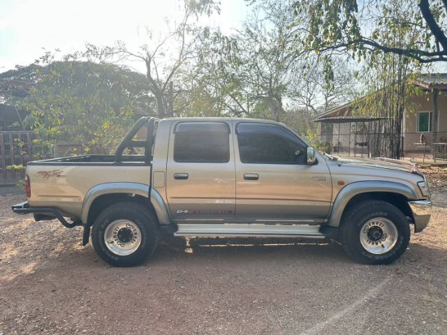 Toyota Hilux Revo 2002 2.4 E 4WD Pickup ดีเซล ไม่ติดแก๊ส เกียร์ธรรมดา บรอนซ์ทอง รูปที่ 3