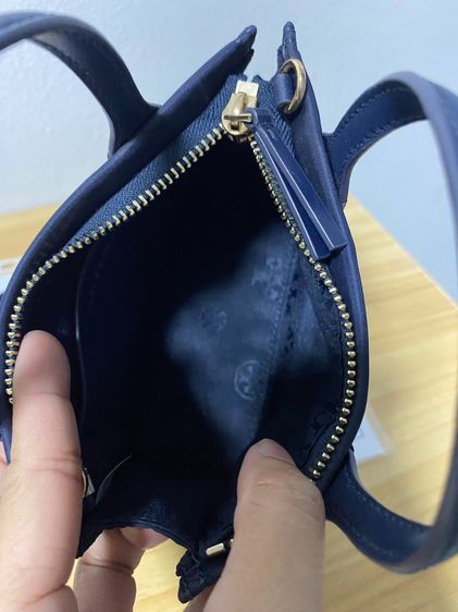 Tory Burch 146437 Ella Nylon Mini Tote Bag สีกรมท่า รูปที่ 5