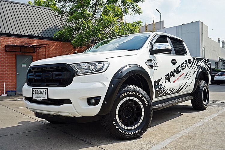 รถ Ford Ranger 2.2 Hi-Rider XLT สี ขาว