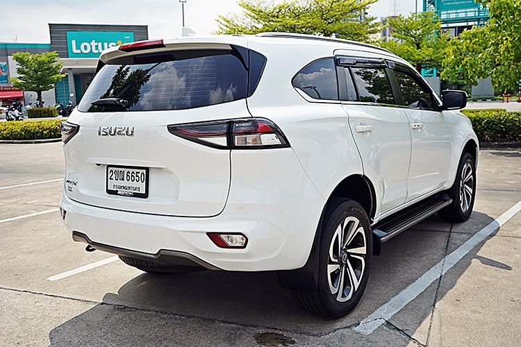 Isuzu MU-X 2021 3.0 Ultimate AT 2WD Utility-car ดีเซล ไม่ติดแก๊ส เกียร์อัตโนมัติ ขาว รูปที่ 4