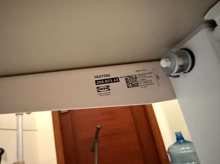 IKEA TROTTEN manual height-adjustable desk  รูปที่ 5