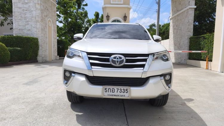 Toyota Fortuner 2016 2.4 V Utility-car ดีเซล เกียร์อัตโนมัติ ขาว รูปที่ 3