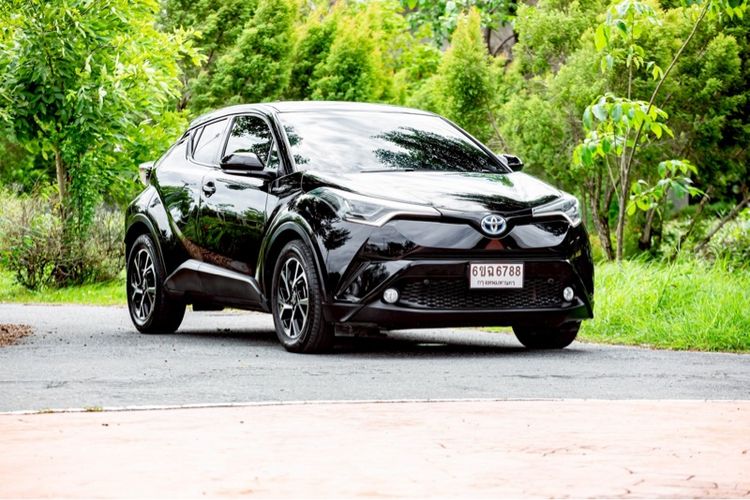 Toyota C-HR 2018 1.8 HV Hi Sedan ไฮบริด ไม่ติดแก๊ส เกียร์อัตโนมัติ ดำ รูปที่ 3