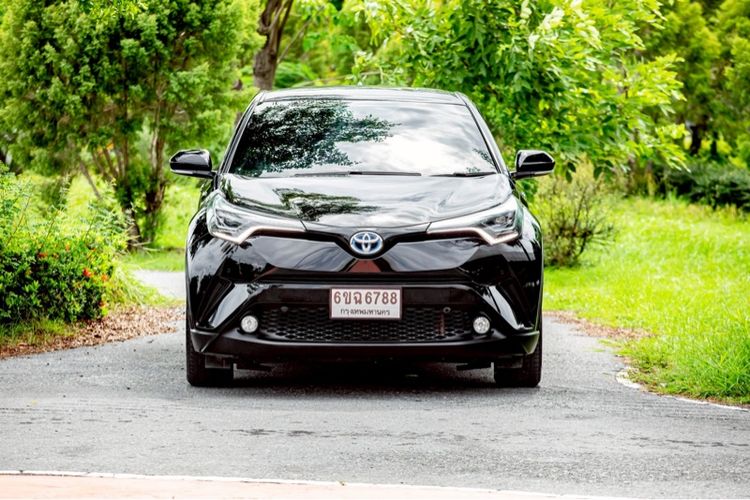 Toyota C-HR 2018 1.8 HV Hi Sedan ไฮบริด ไม่ติดแก๊ส เกียร์อัตโนมัติ ดำ รูปที่ 2