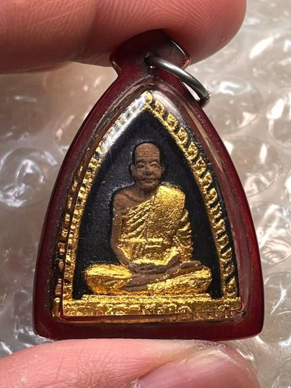 พระผงรูปเหมือนหลวงพ่ออี๋ วัดสัตหีบ ปี2516 พิมใหญ่(หลวงปู่ทิม วัดละหารไร่ ปลุกเสก)

