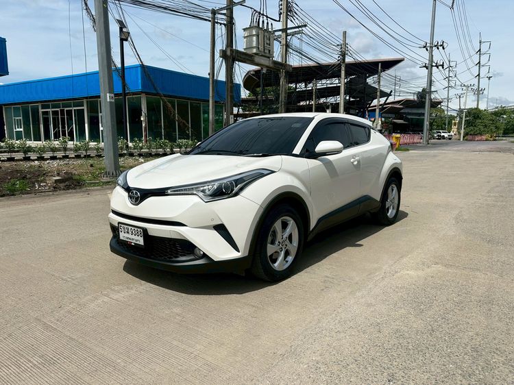 Toyota C-HR 2018 1.8 Mid Utility-car เบนซิน ไม่ติดแก๊ส เกียร์อัตโนมัติ ขาว รูปที่ 2